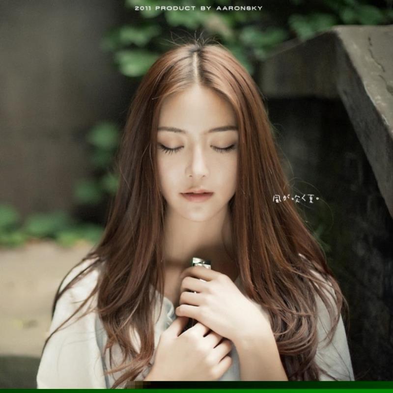 广州陪游女孩车模网红六璐