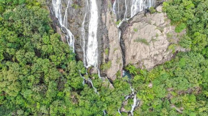 中国落差最大的瀑布,负离子含量极高,位列广东景区天然氧吧之首 中国落差最大的瀑布,负离子含量极高,位列广东景区天然氧吧之首