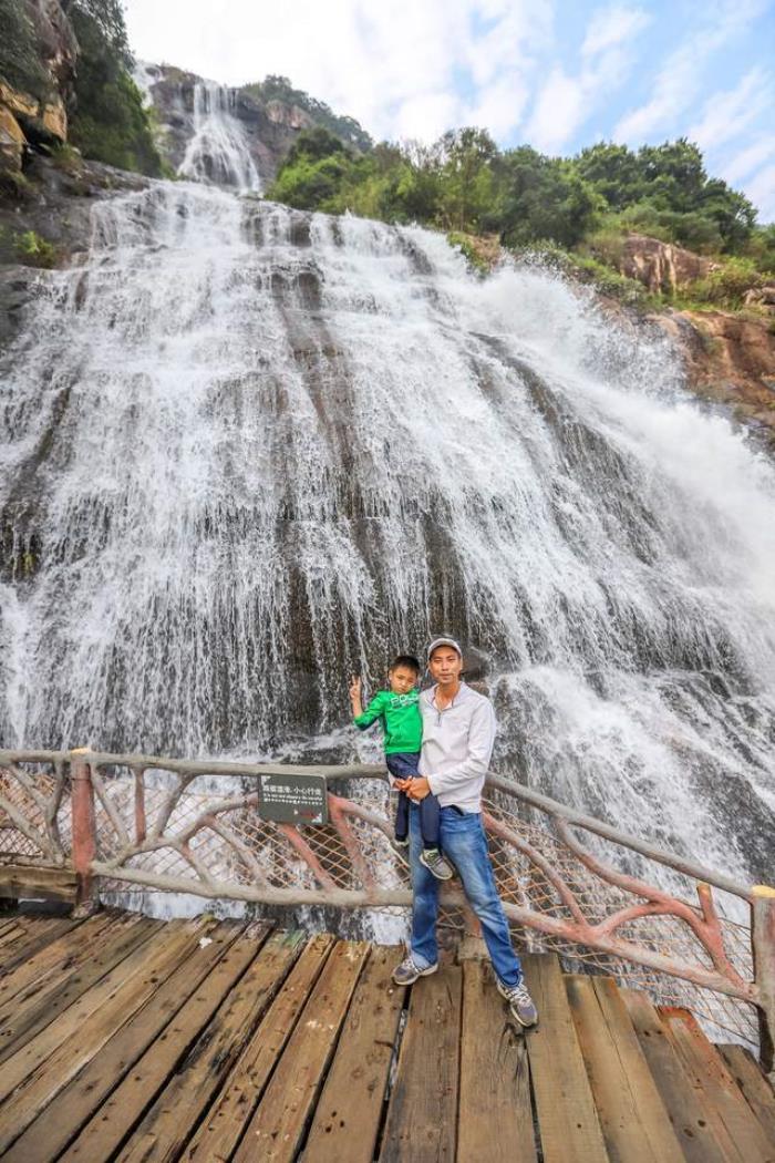 中国落差最大的瀑布,负离子含量极高,位列广东景区天然氧吧之首 中国落差最大的瀑布,负离子含量极高,位列广东景区天然氧吧之首