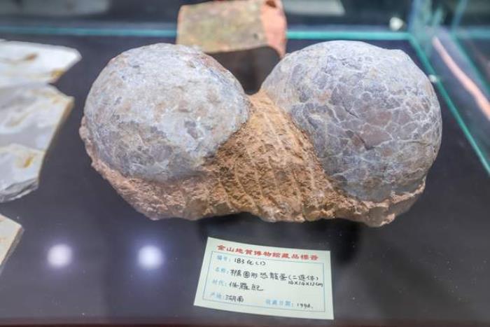 中国落差最大的瀑布,负离子含量极高,位列广东景区天然氧吧之首 中国落差最大的瀑布,负离子含量极高,位列广东景区天然氧吧之首