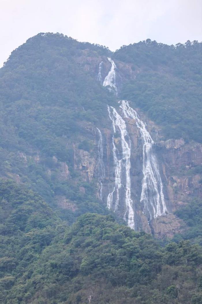 中国落差最大的瀑布,负离子含量极高,位列广东景区天然氧吧之首 中国落差最大的瀑布,负离子含量极高,位列广东景区天然氧吧之首