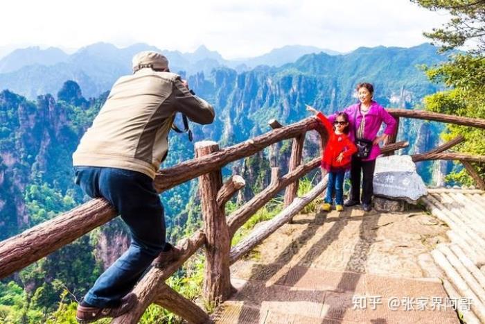 张家界旅游不请套路的实在私人导游的费用是多少合适? 张家界旅游不请套路的实在私人导游的费用是多少合适?
