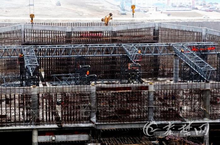 长沙商务伴游
武汉最著名的“老鼠街”高高的围墙挡住了工地 长沙商务伴游
武汉最著名的“老鼠街”高高的围墙挡住了工地