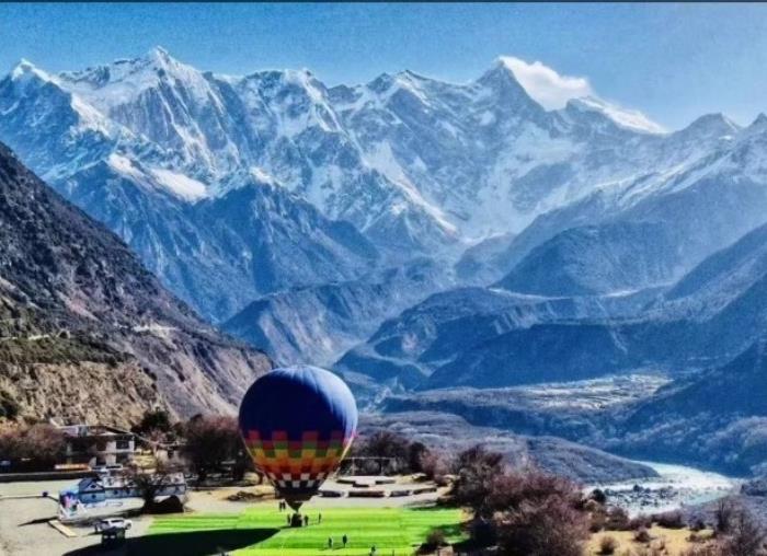 位列世界峡谷之首 春日乘热气球赏西藏雪山桃林! 位列世界峡谷之首 春日乘热气球赏西藏雪山桃林!