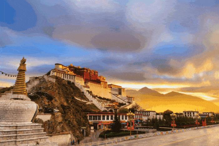 位列世界峡谷之首 春日乘热气球赏西藏雪山桃林! 位列世界峡谷之首 春日乘热气球赏西藏雪山桃林!