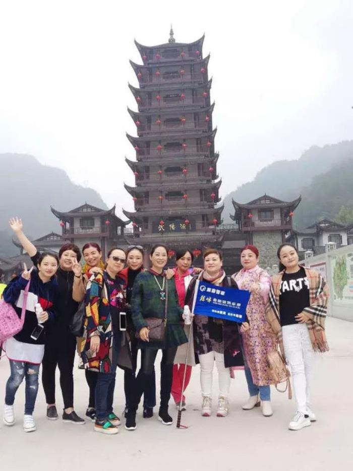 张家界自由行不是传统旅行社负团费操作,自由定景点安排 张家界自由行不是传统旅行社负团费操作,自由定景点安排