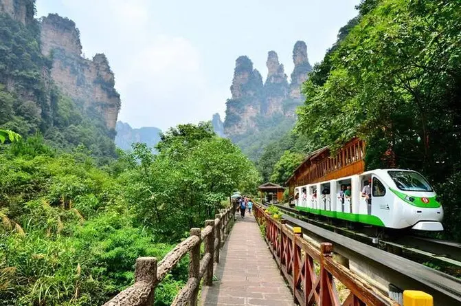 到张家界和凤凰古城旅行请商务伴游多少钱,张家界该怎么玩? 到张家界和凤凰古城旅行请商务伴游多少钱,张家界该怎么玩?