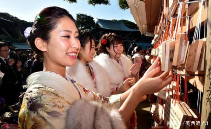 日本女导游请私人导游,事后却引起游客不满! 日本女导游请私人导游,事后却引起游客不满!