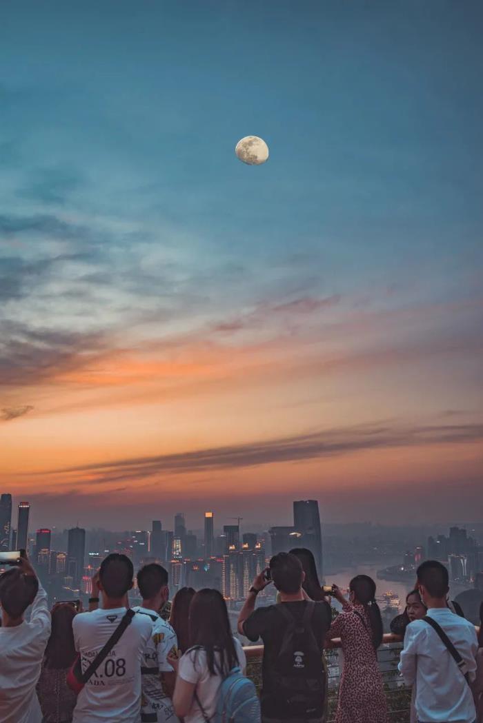 “开往春天的列车”美上央视! 比成都秀美 这座老城你去过吗? “开往春天的列车”美上央视! 比成都秀美 这座老城你去过吗?